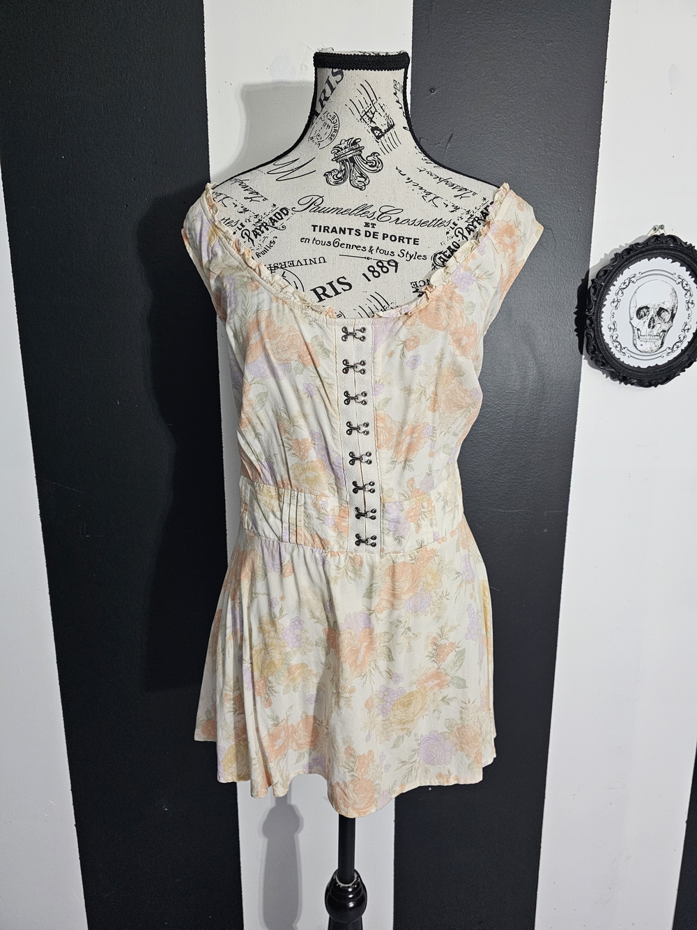 torrid Cream Floral Tie-Front Tank Top